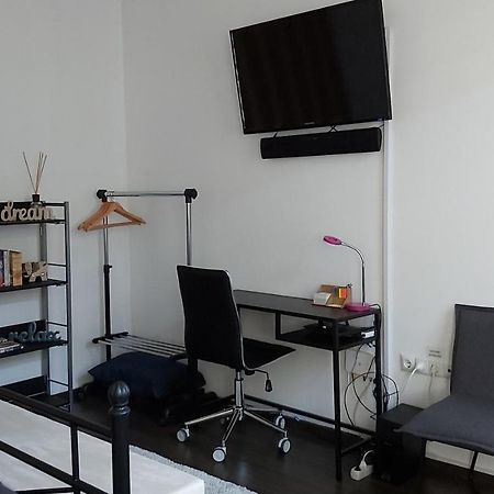 City Center Minimalist Apartment Oradea Exteriér fotografie