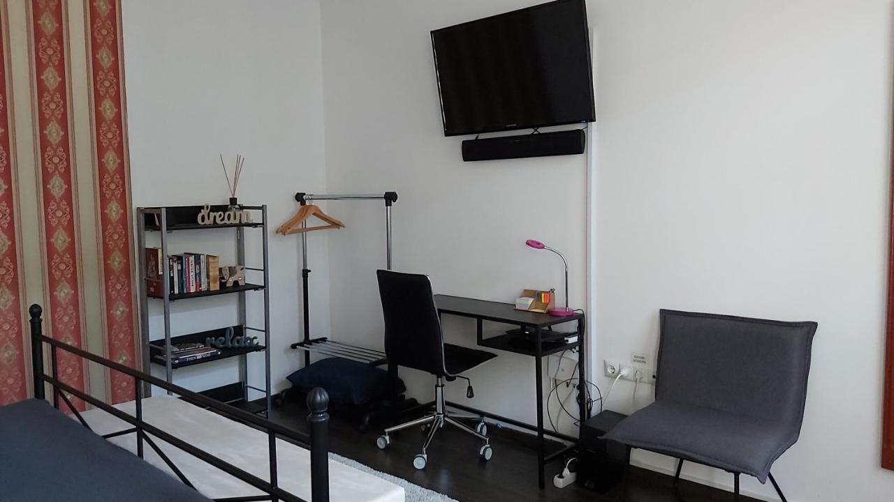 City Center Minimalist Apartment Oradea Exteriér fotografie
